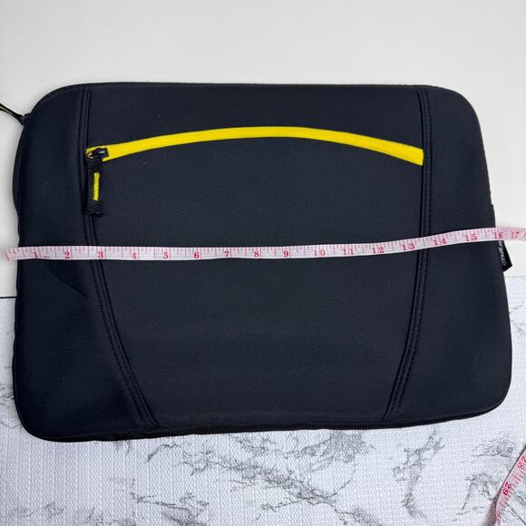 Targus Sleeve fits Laptop Bag 15-Inch MacBook Pro Black Neoprene Soft Case - Picture 11 of 12